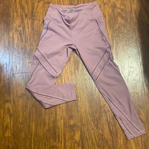Victoria’s Secret mauve leggings size medium 🌸